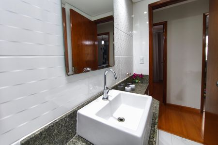 Apartamento à venda com 70m², 3 quartos e 1 vaga Apartamento à venda com 70m², 3 quartos e 1 vagaBanheiro