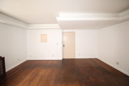Apartamento à venda com 96m², 2 quartos e 2 vagasSala 