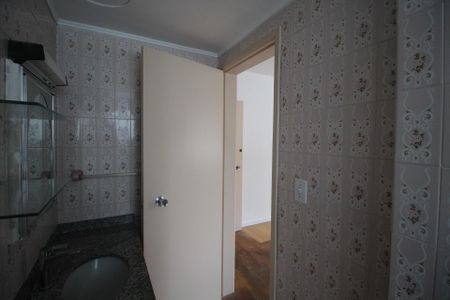 Apartamento à venda com 96m², 2 quartos e 2 vagasBanheiro da Suíte 1