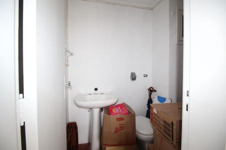 Apartamento à venda com 96m², 2 quartos e 2 vagasBanheiro de serviço