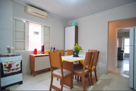 Casa à venda com 100m², 3 quartos e 2 vagasCozinha