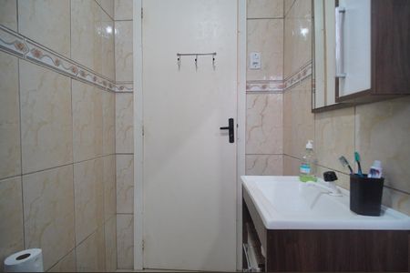 Casa à venda com 100m², 3 quartos e 2 vagasBanheiro