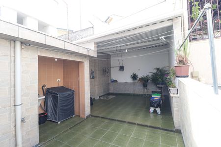 Casa à venda com 220m², 3 quartos e 2 vagas