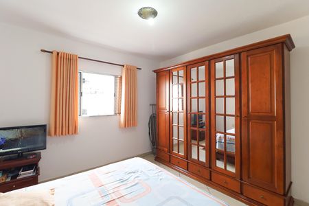 Casa à venda com 220m², 3 quartos e 2 vagas