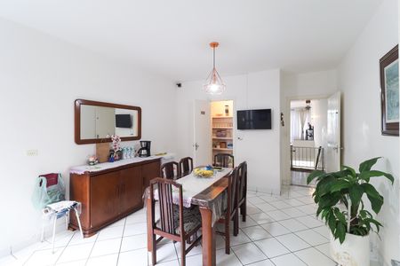Casa à venda com 220m², 3 quartos e 2 vagas
