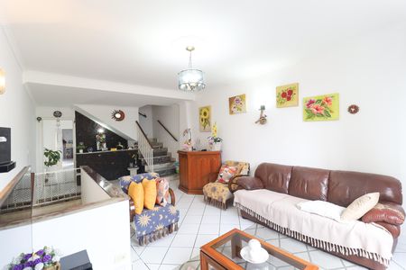 Casa à venda com 220m², 3 quartos e 2 vagas