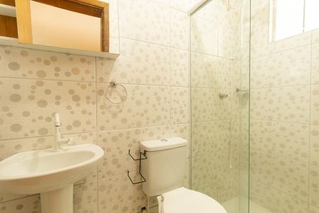 Casa para alugar com 43m², 2 quartos e 1 vaga Casa para alugar com 43m², 2 quartos e 1 vagaBanheiro Social