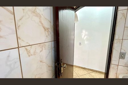 Casa para alugar com 75m², 2 quartos e sem vaga Casa para alugar com 75m², 2 quartos e sem vagaBanheiro