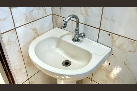 Casa para alugar com 75m², 2 quartos e sem vaga Casa para alugar com 75m², 2 quartos e sem vagaBanheiro