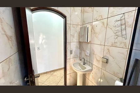 Casa para alugar com 75m², 2 quartos e sem vaga Casa para alugar com 75m², 2 quartos e sem vagaBanheiro