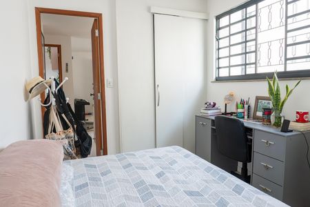 Casa de condomínio à venda com 256m², 5 quartos e 1 vaga Casa de condomínio à venda com 256m², 5 quartos e 1 vagaQuarto 1