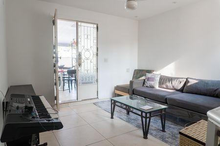 Casa de condomínio à venda com 256m², 5 quartos e 1 vaga Casa de condomínio à venda com 256m², 5 quartos e 1 vagaSala 2