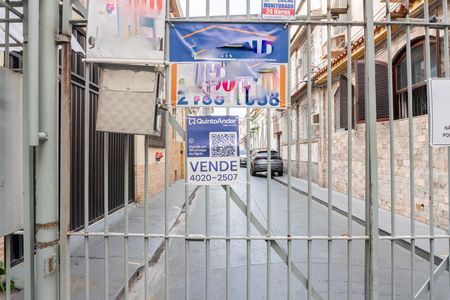 Casa de condomínio à venda com 256m², 5 quartos e 1 vaga Casa de condomínio à venda com 256m², 5 quartos e 1 vagaPlaca instalada NEIO-408