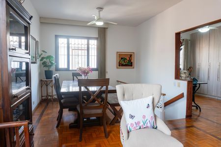 Casa de condomínio à venda com 256m², 5 quartos e 1 vaga Casa de condomínio à venda com 256m², 5 quartos e 1 vagaSala