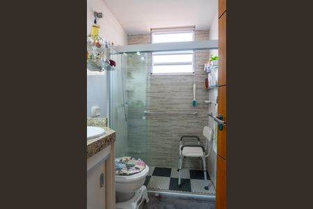 Casa de condomínio à venda com 256m², 5 quartos e 1 vaga Casa de condomínio à venda com 256m², 5 quartos e 1 vagaBanheiro 2