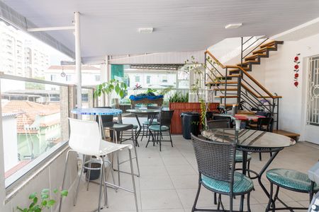 Casa de condomínio à venda com 256m², 5 quartos e 1 vaga Casa de condomínio à venda com 256m², 5 quartos e 1 vagaVaranda