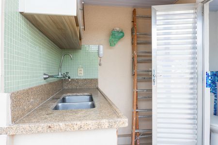 Casa de condomínio à venda com 256m², 5 quartos e 1 vaga Casa de condomínio à venda com 256m², 5 quartos e 1 vagaTerraço
