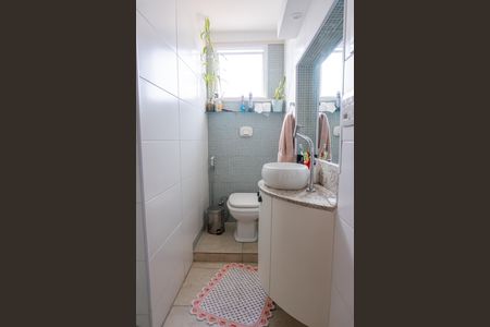 Casa de condomínio à venda com 256m², 5 quartos e 1 vaga Casa de condomínio à venda com 256m², 5 quartos e 1 vagaBanheiro do Quarto 2