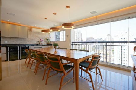 Apartamento à venda com 213m², 4 quartos e 4 vagas