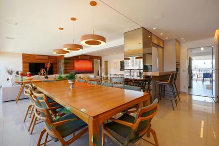 Apartamento à venda com 4 quartos, 213m² em Santo Amaro, São Paulo