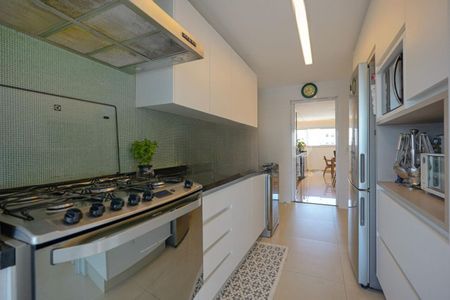 Apartamento à venda com 213m², 4 quartos e 4 vagas