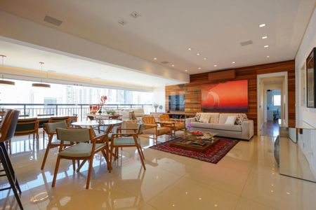 Apartamento à venda com 213m², 4 quartos e 4 vagas
