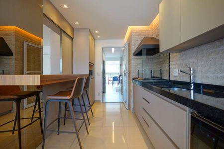 Apartamento à venda com 213m², 4 quartos e 4 vagas