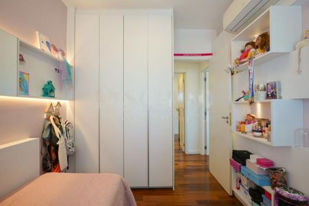 Apartamento à venda com 213m², 4 quartos e 4 vagas
