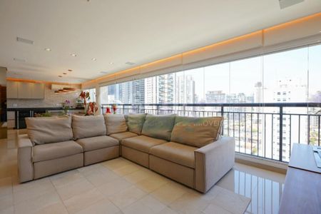 Apartamento à venda com 213m², 4 quartos e 4 vagas