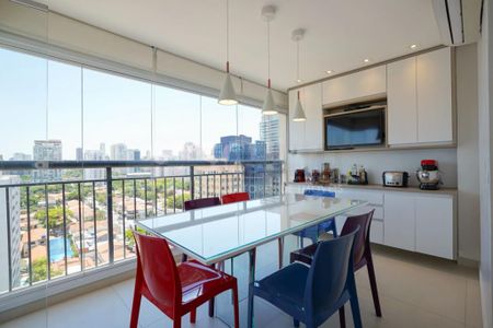 Apartamento à venda com 213m², 4 quartos e 4 vagas