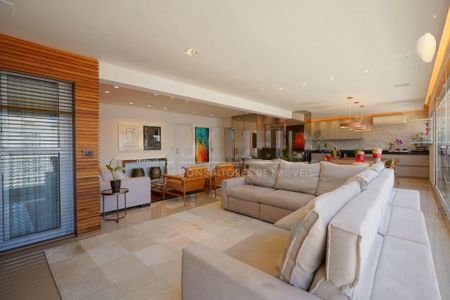 Apartamento à venda com 213m², 4 quartos e 4 vagas