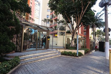 Apartamento para alugar com 69m², 2 quartos e 1 vagaFachada
