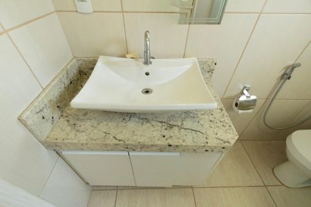 Casa para alugar com 99m², 3 quartos e 1 vaga Casa para alugar com 99m², 3 quartos e 1 vagaBanheiro