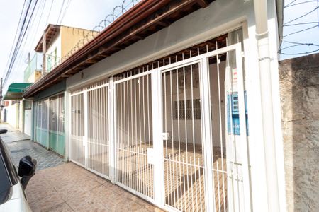 Casa para alugar com 99m², 3 quartos e 1 vaga Casa para alugar com 99m², 3 quartos e 1 vagaFachada