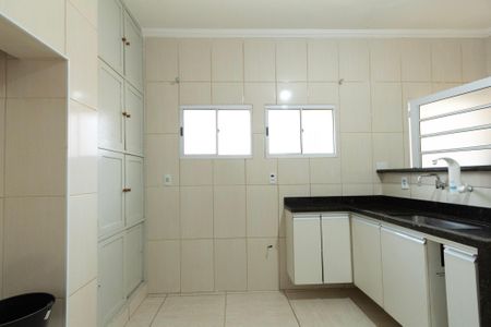 Casa para alugar com 99m², 3 quartos e 1 vaga Casa para alugar com 99m², 3 quartos e 1 vagaCozinha