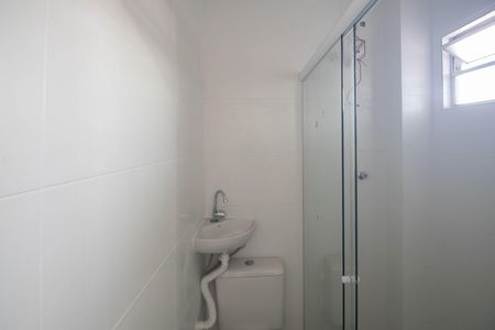 Banheiro de kitnet/studio para alugar com 1 quarto, 12m² em Vila Maria Baixa, São Paulo