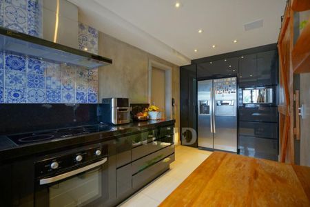 Apartamento à venda com 168m², 3 quartos e 3 vagas