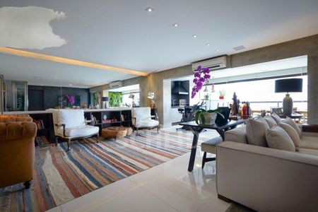 Apartamento à venda com 168m², 3 quartos e 3 vagas