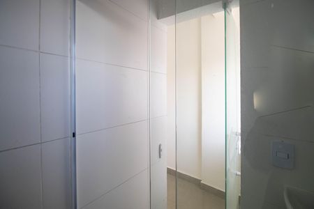 Banheiro de kitnet/studio para alugar com 1 quarto, 11m² em Vila Maria Baixa, São Paulo