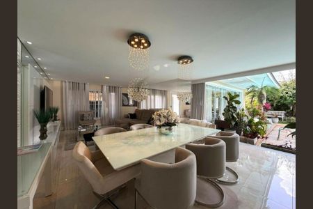 Casa à venda com 3 quartos, 302m² em Interlagos, São Paulo