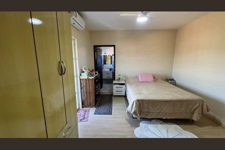 Casa à venda com 4 quartos, 256m² em Jardim Santana, Campinas