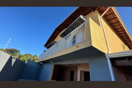 Casa à venda com 256m², 4 quartos e 2 vagas