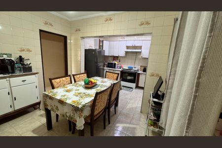 Casa à venda com 256m², 4 quartos e 2 vagas