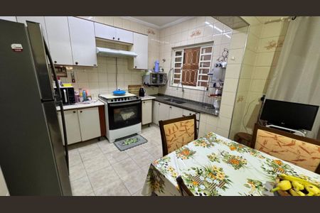 Casa à venda com 256m², 4 quartos e 2 vagas