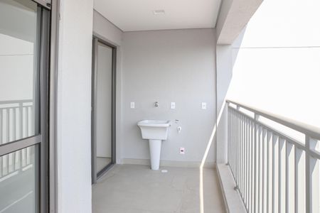 Apartamento à venda com 36m², 1 quarto e sem vaga Apartamento à venda com 36m², 1 quarto e sem vagaSacada