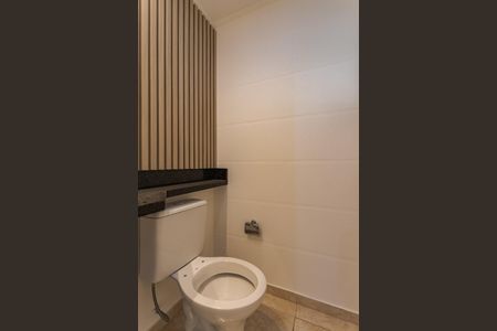Banheiro de casa de condomínio à venda com 3 quartos, 115m² em Parque Santa Fé, Porto Alegre