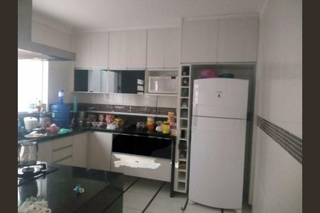 Casa à venda com 4 quartos, 180m² em Cidade Dutra, São Paulo