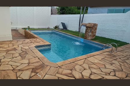 Casa à venda com 118m², 2 quartos e 3 vagas
