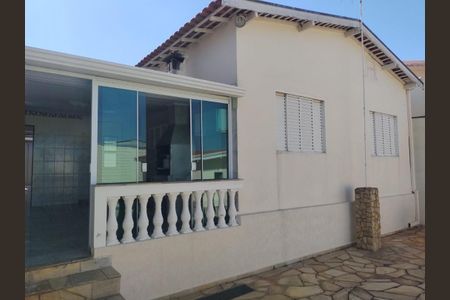 Casa à venda com 118m², 2 quartos e 3 vagas