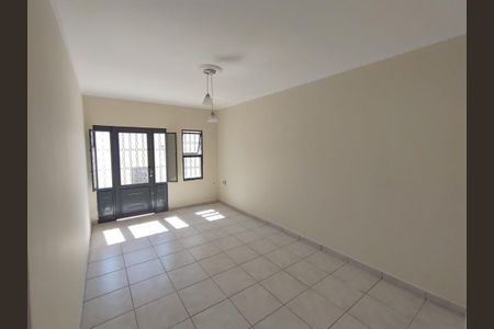 Casa à venda com 118m², 2 quartos e 3 vagas
